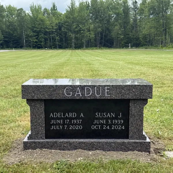 Cremation memorial by Champlain Monuments