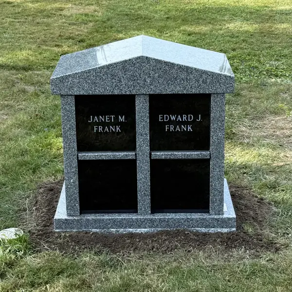 Cremation memorial by Champlain Monuments